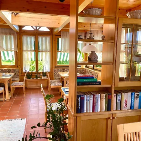 Thermenland Bed & Breakfast 3*
