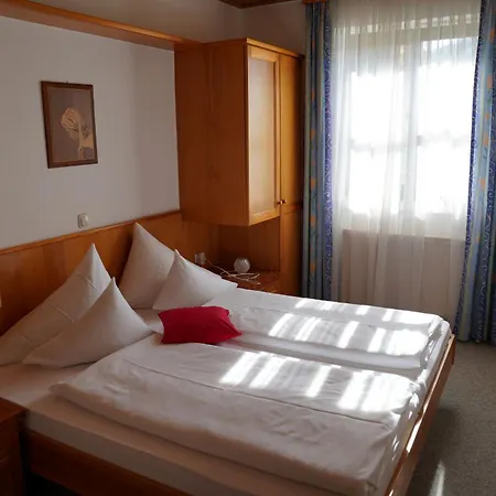 Bed & Breakfast Thermenland 3*