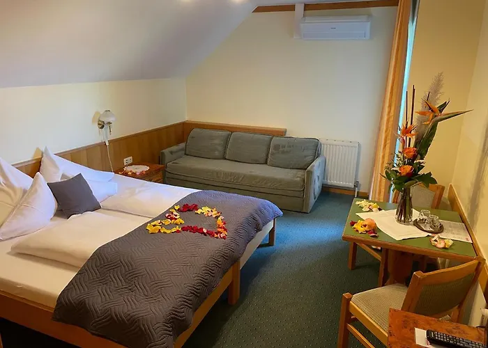 Thermenland לויפרסדורף ביי פורסטנפלד