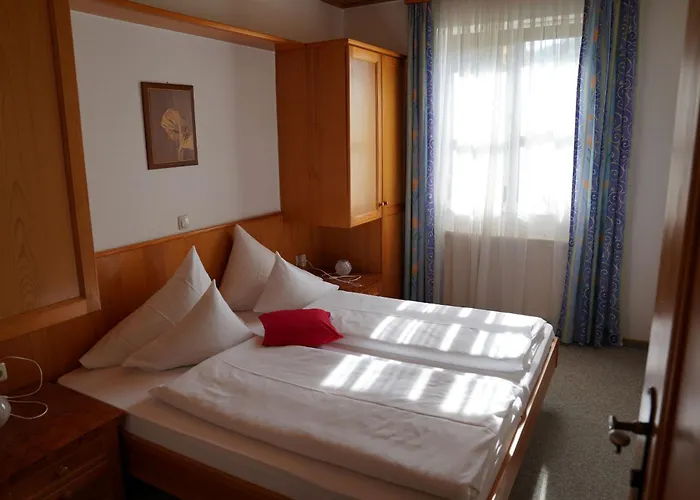 Bed and breakfast Thermenland 3*